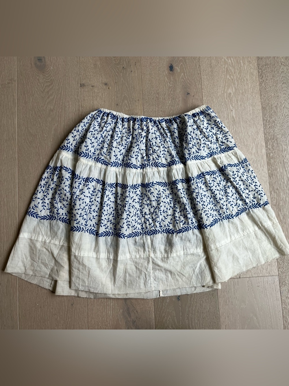 Marni Women's White & Blue Raw Hem Embroidered Skirt Sz M